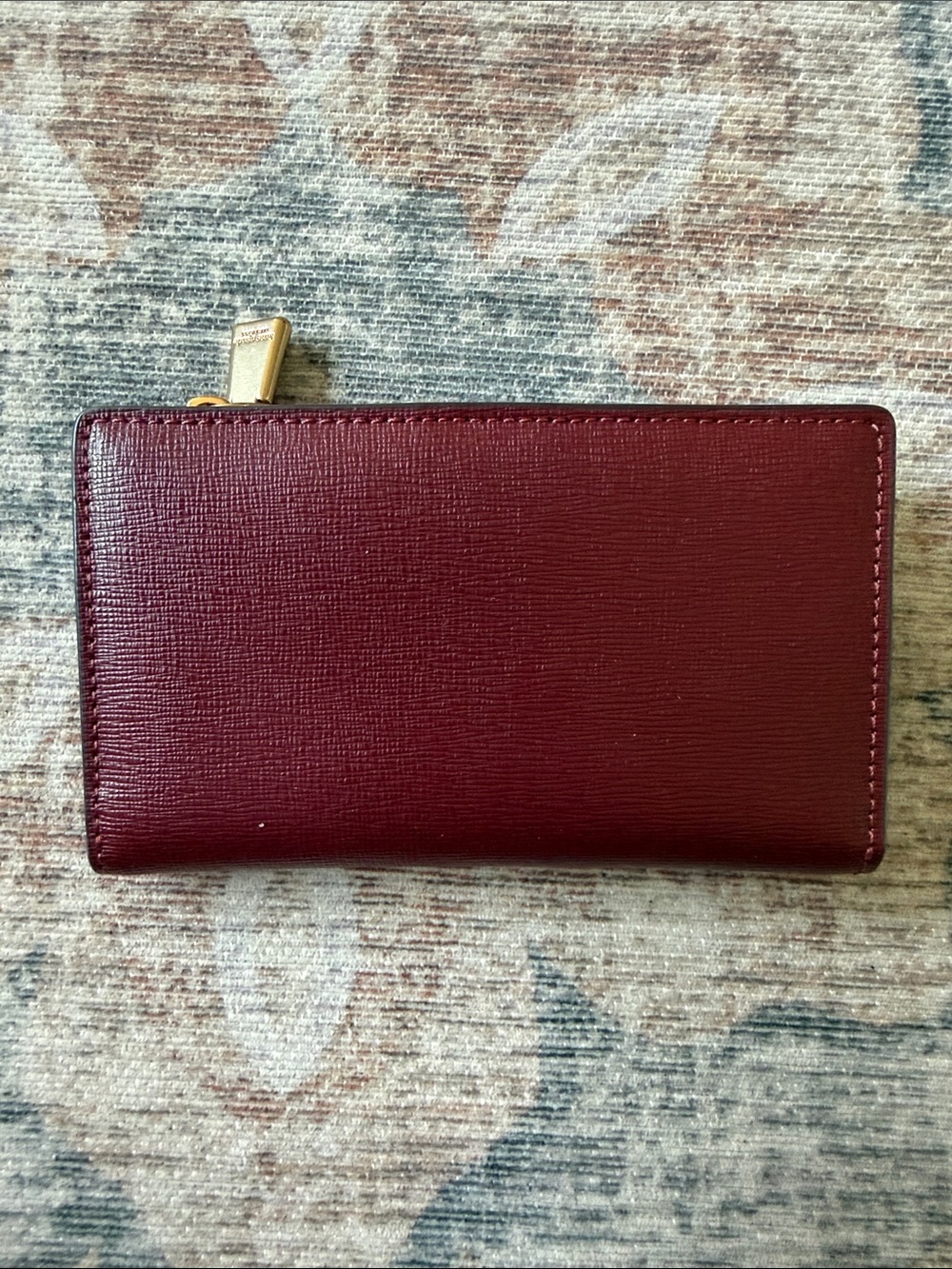 kate spade burgundy bow zip cardholder with gold hardware - Picture 2 of 8